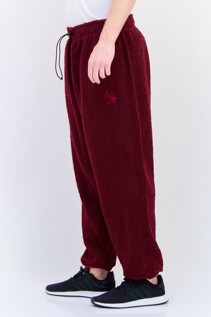 Nike Men Standard Fit Textured Outdoors Pants, Maroon - Image 2